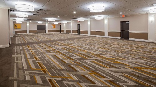 Best Western Premier Airport/Expo Center Hotel - image 49
