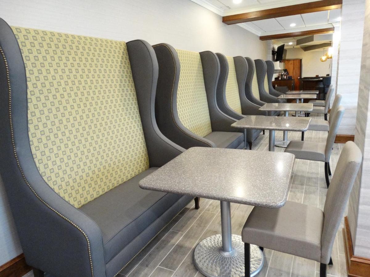 Best Western Premier Airport/Expo Center Hotel - image 7