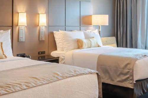 Best Western Premier Airport/Expo Center Hotel - image 9