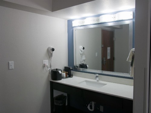 Wingate by Wyndham Louisville Airport Expo Center - image 16