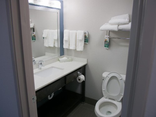 Wingate by Wyndham Louisville Airport Expo Center - image 22