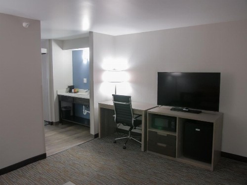 Wingate by Wyndham Louisville Airport Expo Center - image 27