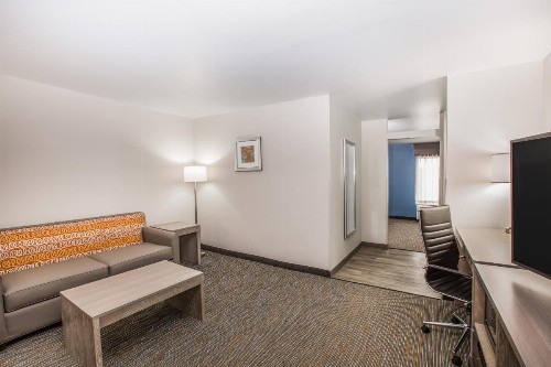 Wingate by Wyndham Louisville Airport Expo Center - image 5