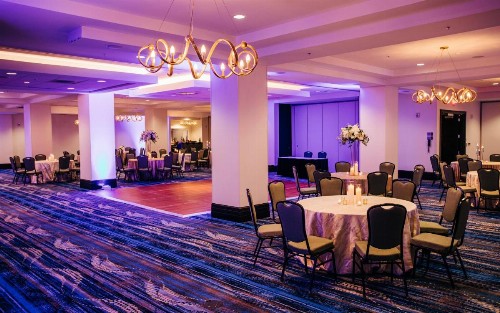Embassy Suites Louisville Downtown - image 17