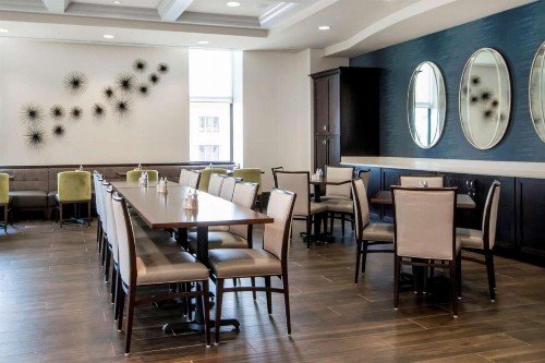 Embassy Suites Louisville Downtown - image 30