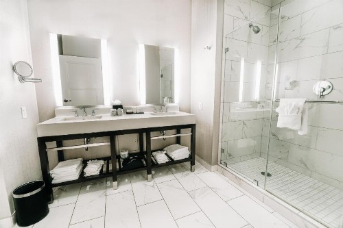 Embassy Suites Louisville Downtown - image 44