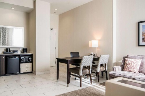 Embassy Suites Louisville Downtown - image 47
