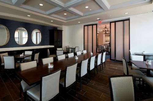 Embassy Suites Louisville Downtown - image 5