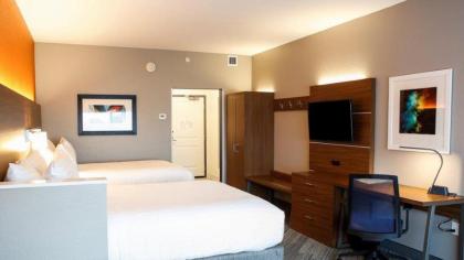 Holiday Inn Express & Suites Downtown Louisville an IHG Hotel - image 6