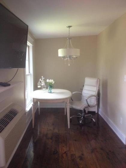 Charming home in Derby city - image 12