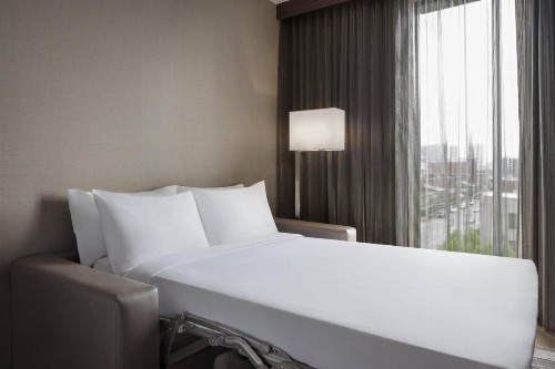 AC Hotel by Marriott Louisville Downtown - image 15