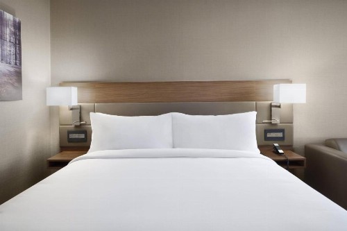 AC Hotel by Marriott Louisville Downtown - image 30