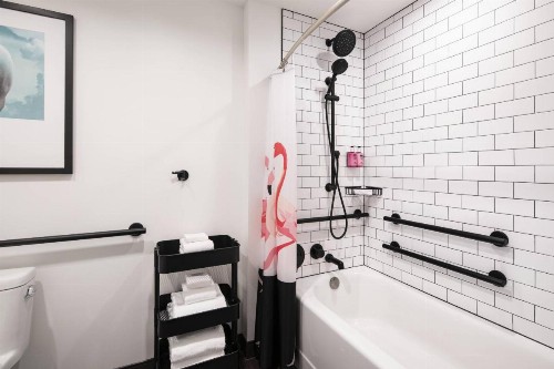 Moxy Louisville Downtown - image 18