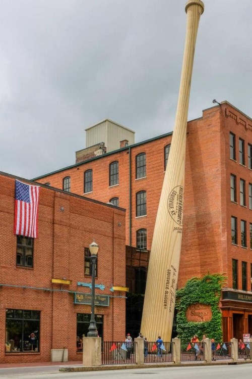 Frontdesk Main & Clay Apts Near Louisville Slugger Field NuLu - image 6