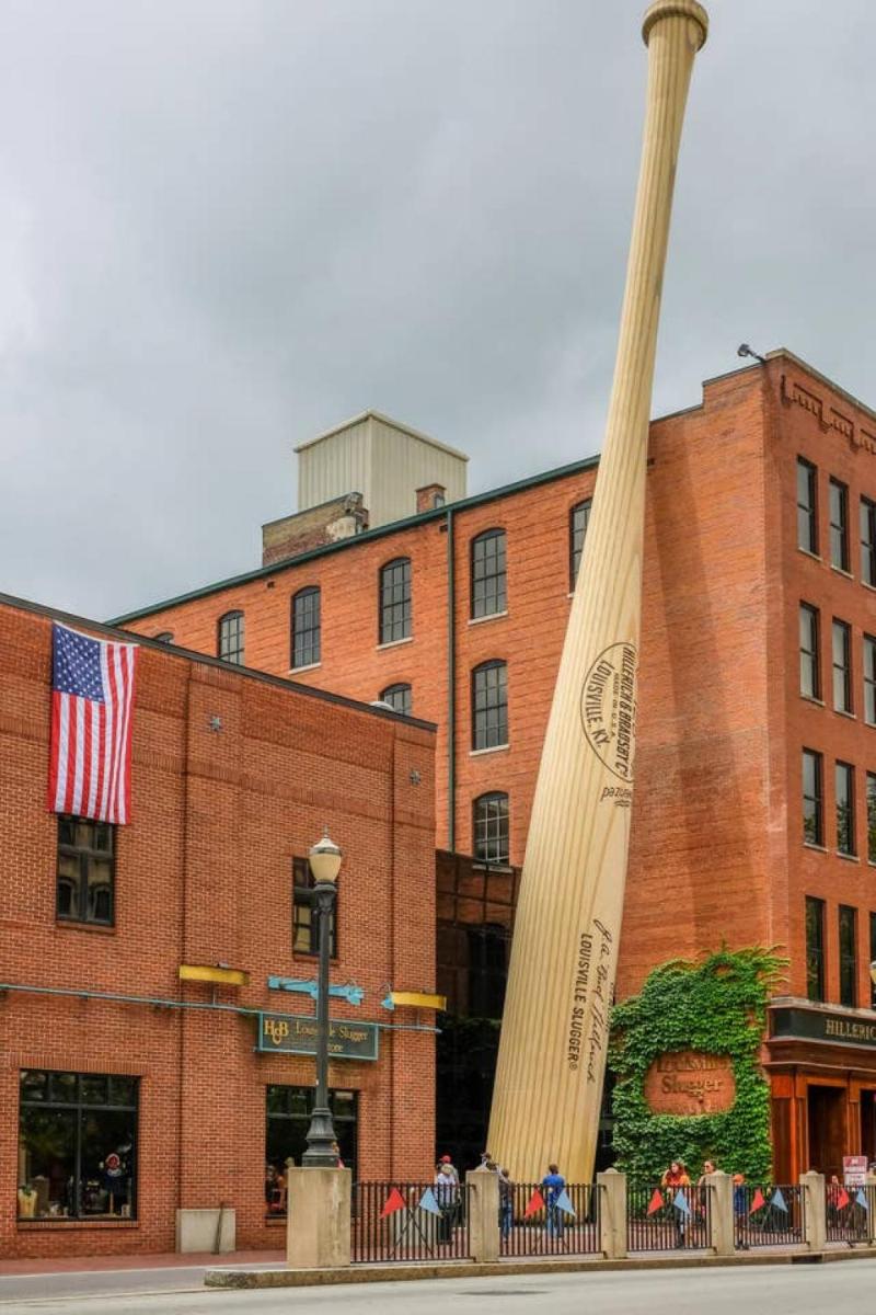 Frontdesk Main & Clay Apts Near Louisville Slugger Field NuLu - image 6