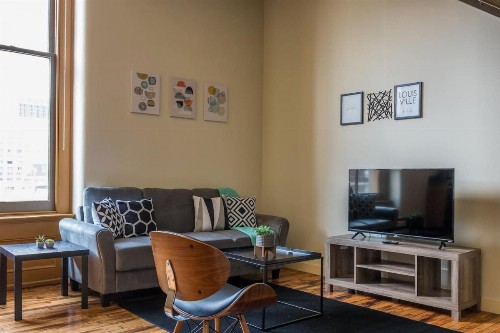 Modern Louisville Flat in Downtown - image 4