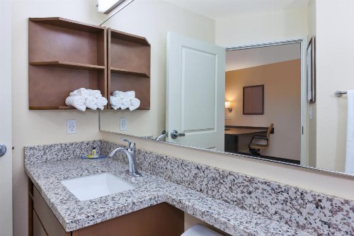 Candlewood Suites Louisville - NE Downtown Area - image 24