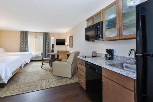 Candlewood Suites Louisville - NE Downtown Area - image 3