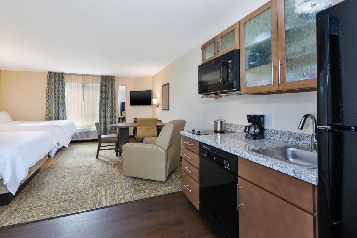 Candlewood Suites Louisville - NE Downtown Area - image 3
