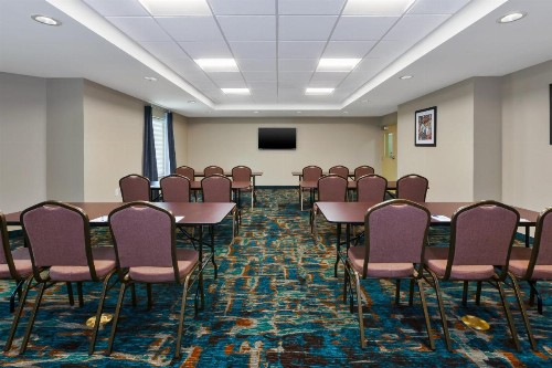 Candlewood Suites Louisville - NE Downtown Area - image 38