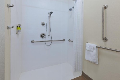Candlewood Suites Louisville - NE Downtown Area - image 39