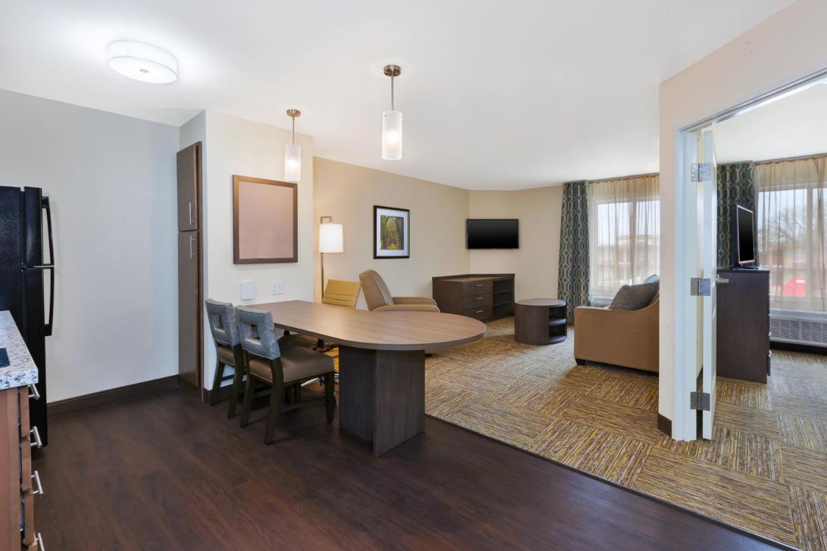 Candlewood Suites Louisville - NE Downtown Area - image 5