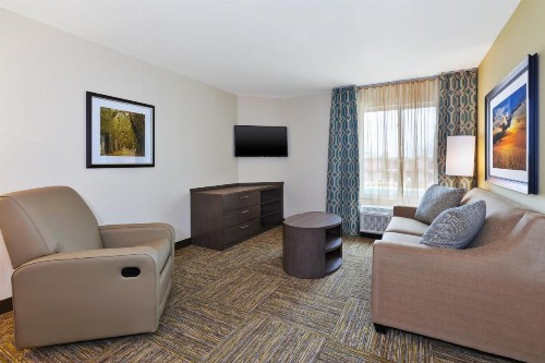 Candlewood Suites Louisville - NE Downtown Area - image 7