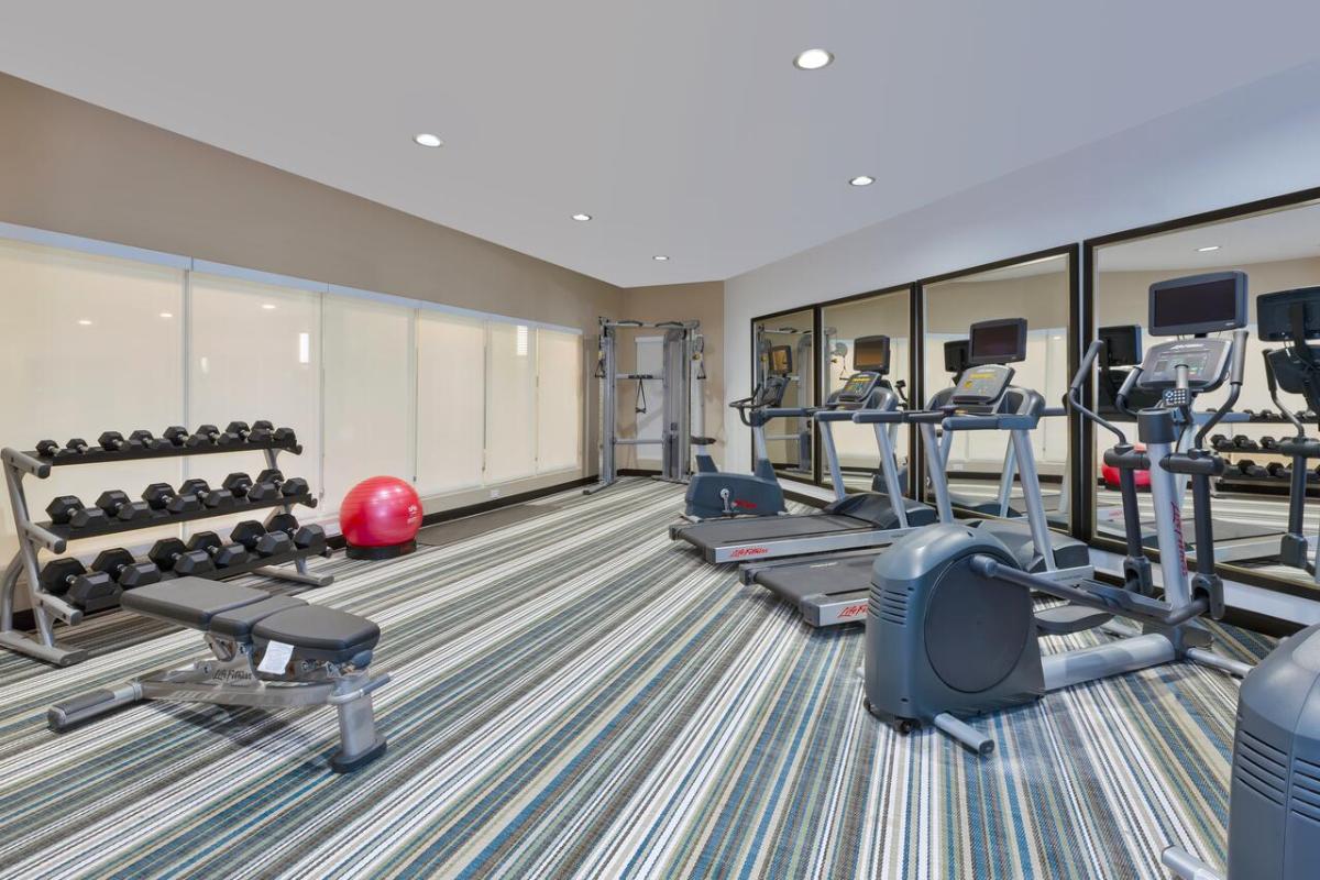 Candlewood Suites Louisville - NE Downtown Area - image 7