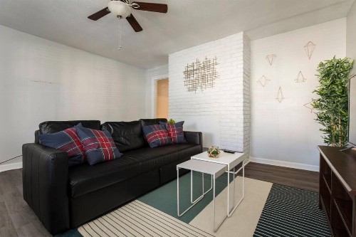 Modern yet historic 3BR House NEWLY Renovated - image 4