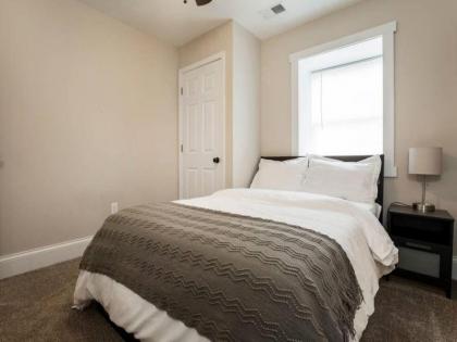 Spacious 3BR House with Cozy Backyard in NULU - image 11