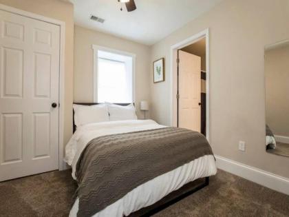 Spacious 3BR House with Cozy Backyard in NULU - image 12