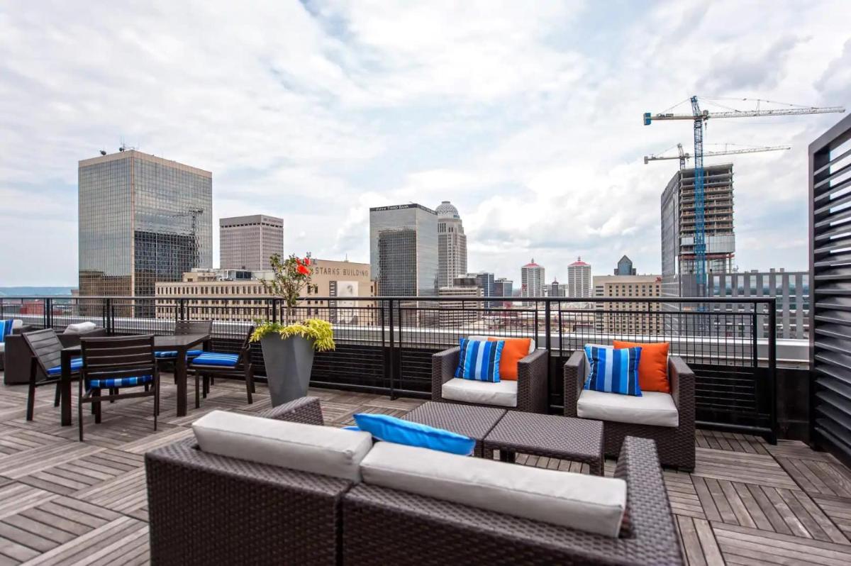 Modern CozyStays for your Louisville adventure - image 4