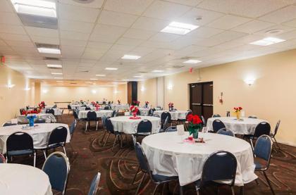 Red Roof Inn & Conference Center Lubbock - image 5