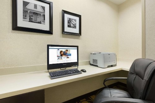 Hampton Inn Lubbock - image 15