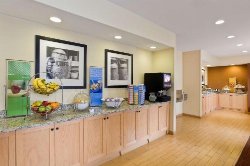 Hampton Inn Lubbock - image 9