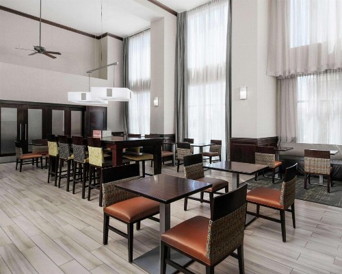 Hampton Inn & Suites Lubbock - image 6