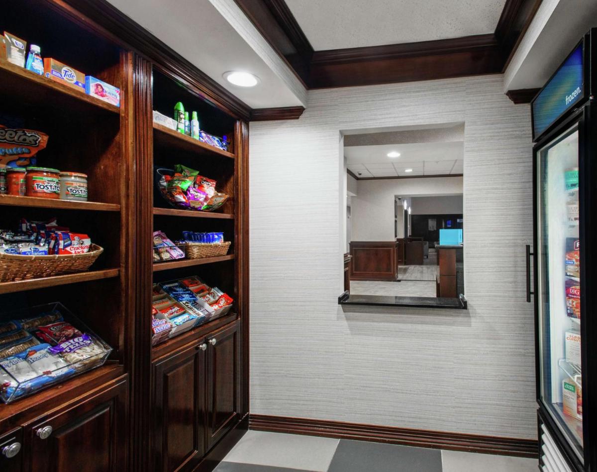 Hampton Inn & Suites Lubbock - image 7