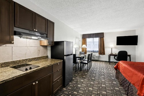 SureStay Plus Hotel by Best Western Lubbock Medical Center - image 22