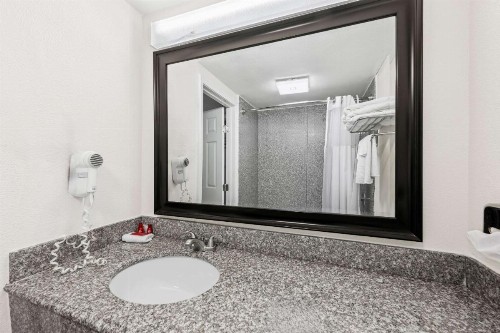 SureStay Plus Hotel by Best Western Lubbock Medical Center - image 29
