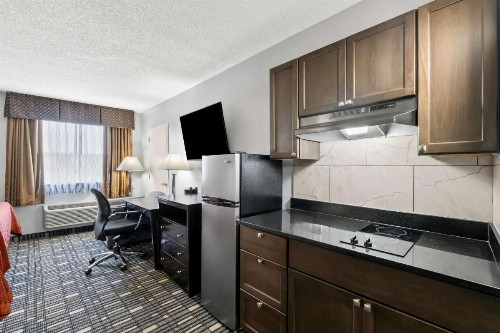 SureStay Plus Hotel by Best Western Lubbock Medical Center - image 33
