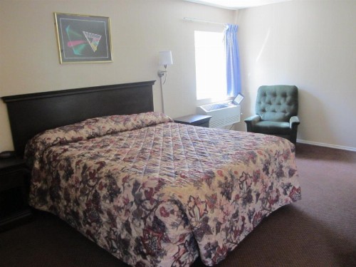 Super 8 by Wyndham Lubbock Civic Center North - image 21