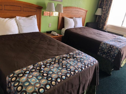 Lone Star Inn - image 32