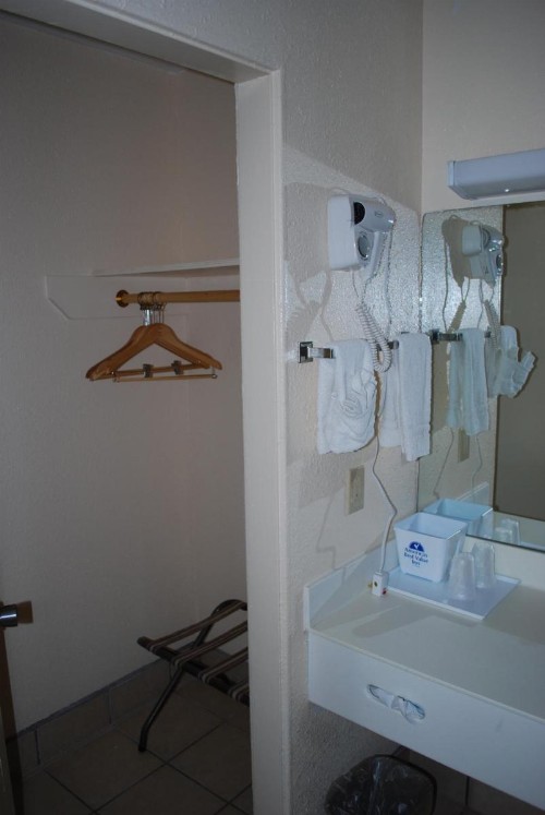 Americas Best Value Inn Lubbock East - image 34