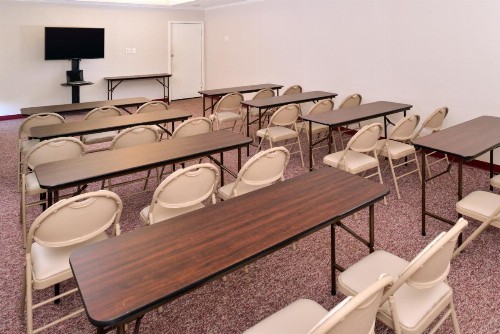 Americas Best Value Inn Lubbock East - image 40