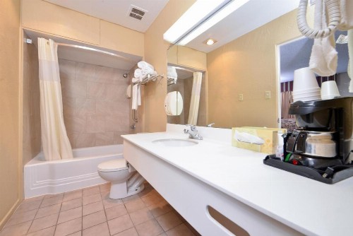 Americas Best Value Inn Lubbock East - image 41