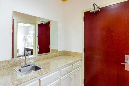 Quality Suites - image 8