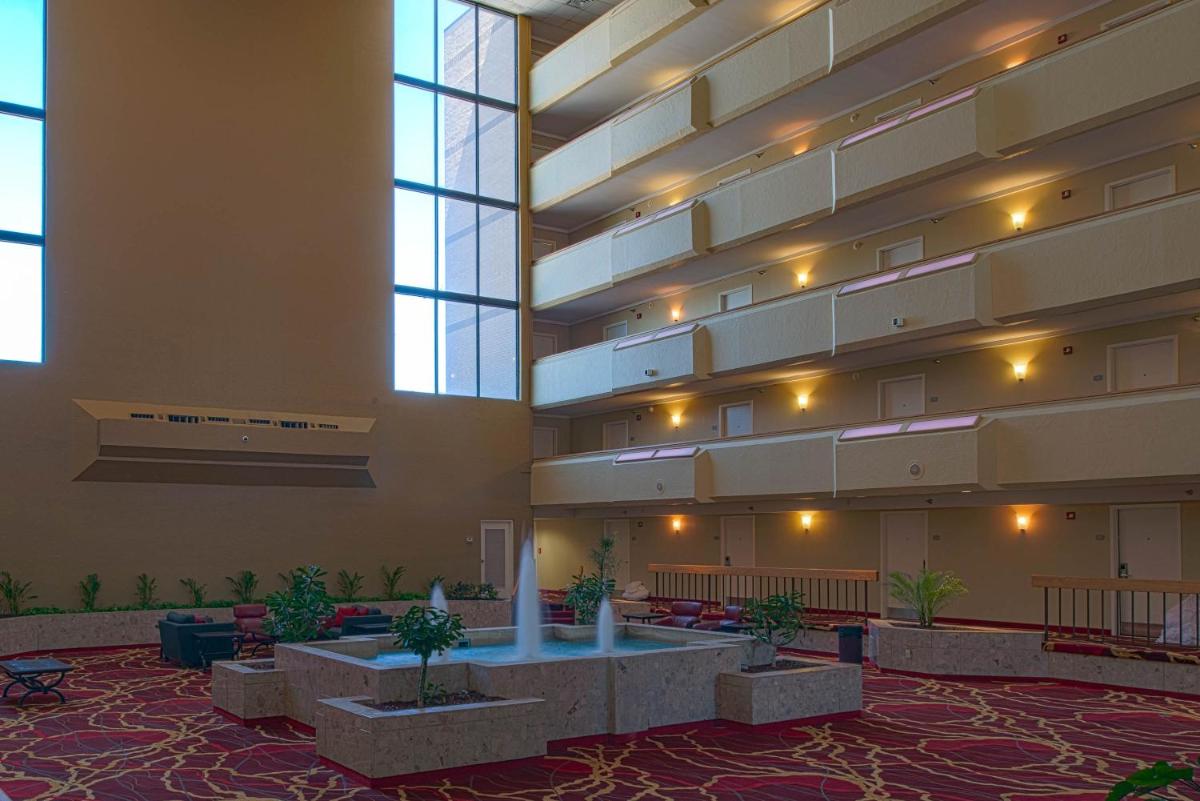 MCM Elegante Hotel & Suites Lubbock - image 2