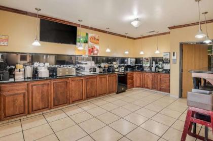 Econo Lodge Lubbock I-27 - image 14