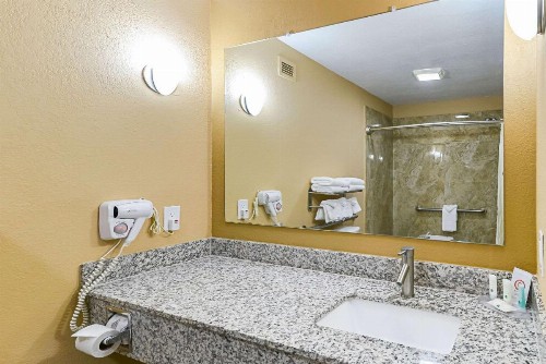 Quality Inn & Suites Lubbock - image 16