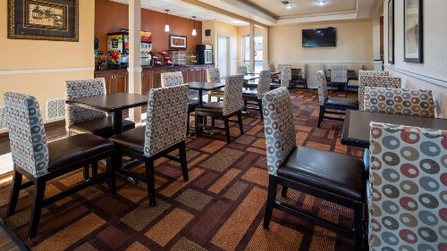Best Western Plus Lubbock Windsor Inn - image 5